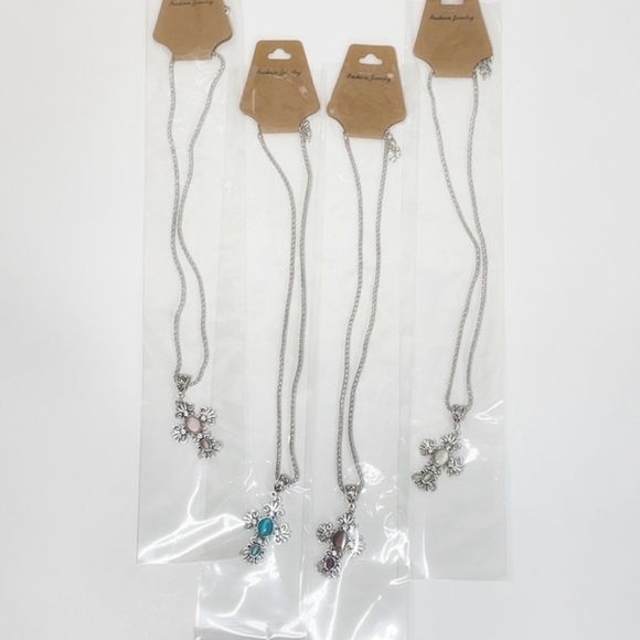 Antiqued Oxidized Cross Pendant Necklace -18” -Silver NWT - Picture 3 of 4